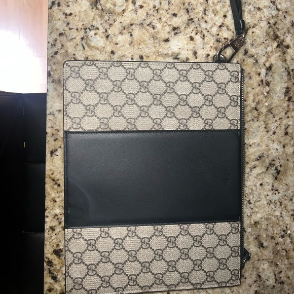 2018 Gucci wristlet classic print - Picture 1 of 6